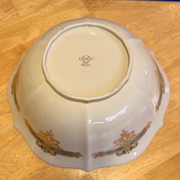 Lenox Bowl with Gold Accents on Top & Bottom - Picture 5 of 7